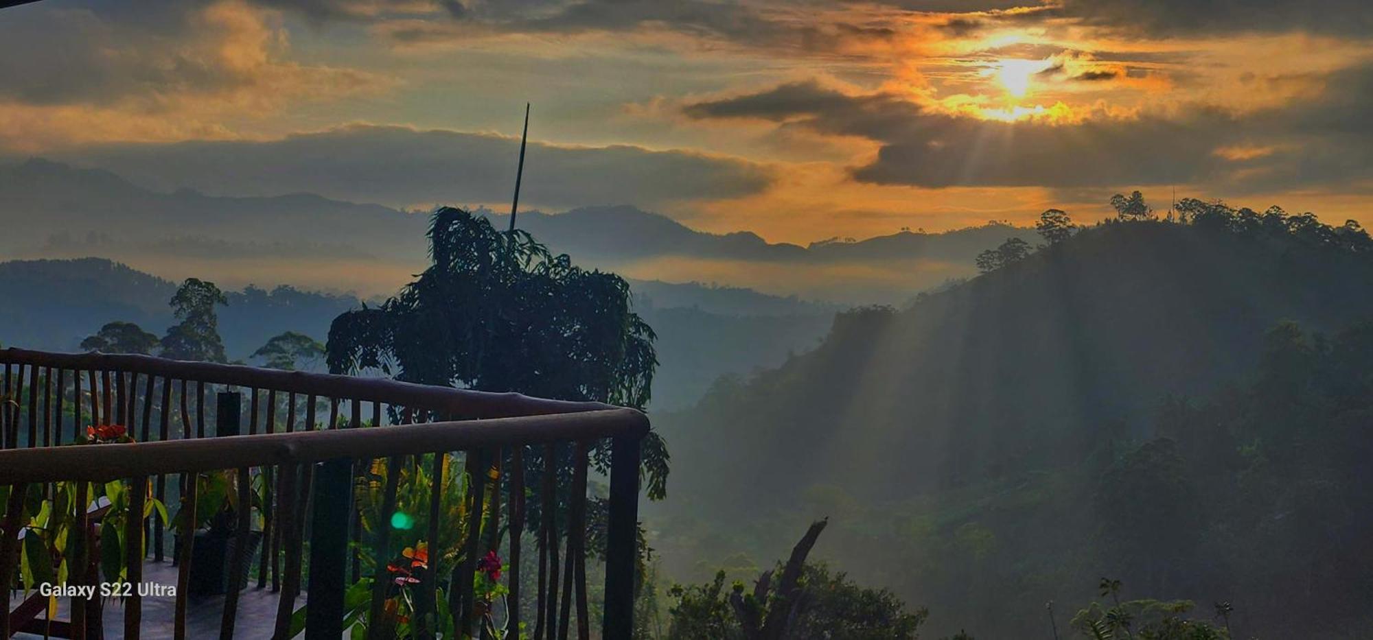 Rainbow Sky Cottage Ella Ngoại thất bức ảnh
